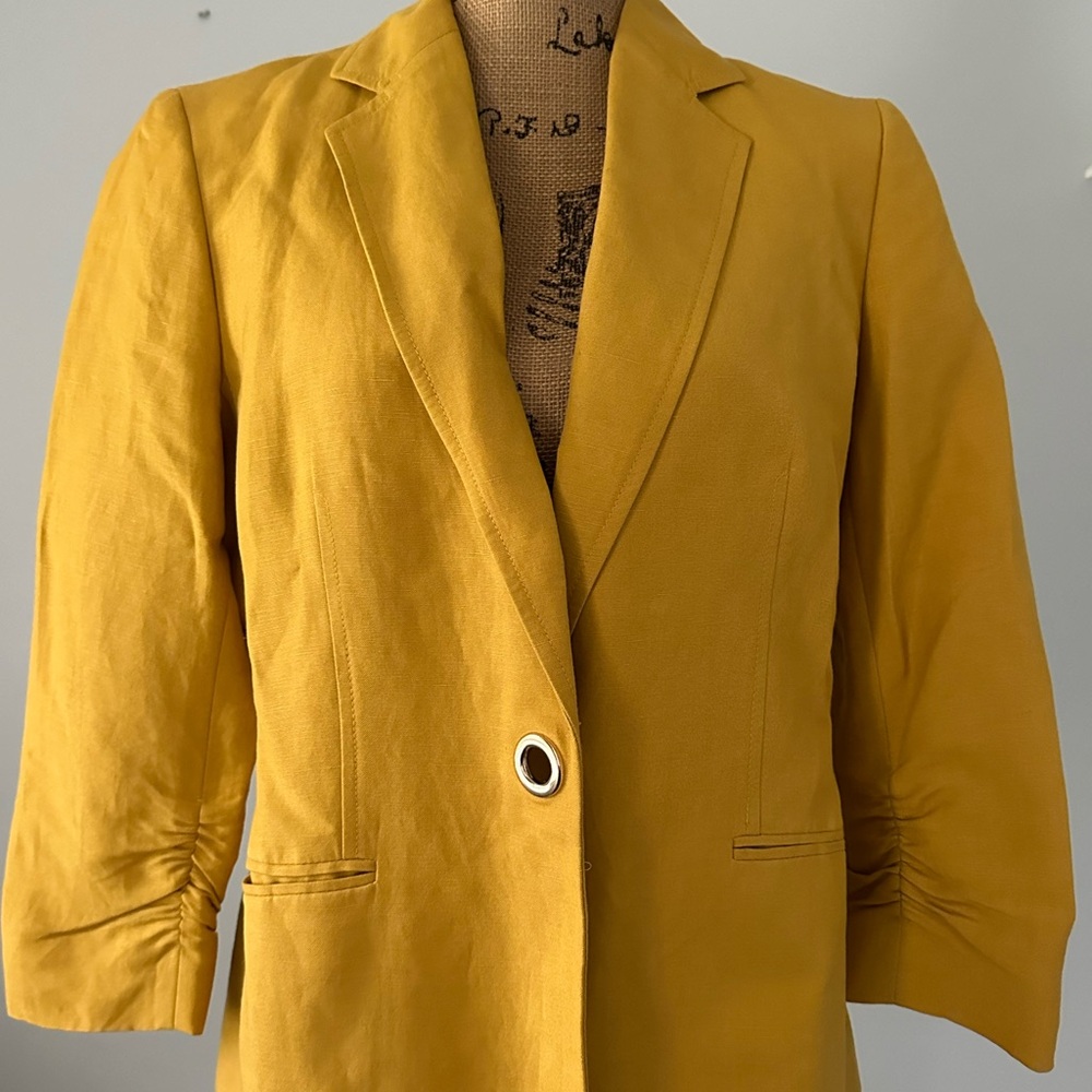 Yellow blazer - Picture 2 of 3